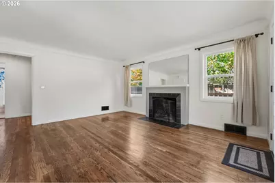 2034 NE Junior St, Portland, OR 97211 - Photo 6