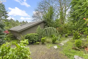 1839 SW Collins Ct, Portland, OR 97219 - Photo 38