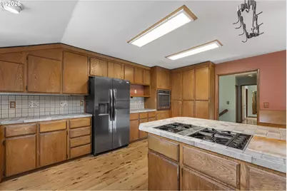 1839 SW Collins Ct, Portland, OR 97219 - Photo 16