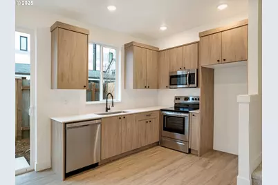 5855 NE Prescott St, Portland, OR 97218 - Photo 8