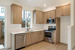 5855 NE Prescott St, Portland, OR 97218 - Photo 8