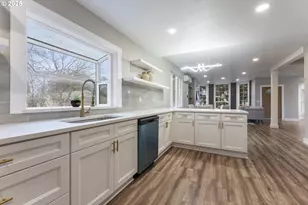 8767 N Peninsular Ave, Portland, OR 97217 - Photo 4