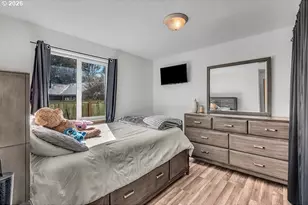 2454 NW 4th Ave, Hillsboro, OR 97124 - Photo 32