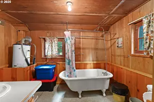 85 Diamond Lake Loop, Chemult, OR 97731 - Photo 12