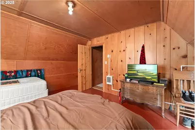 85 Diamond Lake Loop, Chemult, OR 97731 - Photo 18