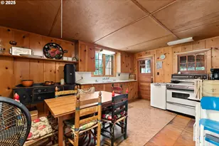 85 Diamond Lake Loop, Chemult, OR 97731 - Photo 10