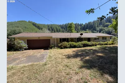 10082 Lone Pine Ln, Myrtle Point, OR 97458 - Photo 2