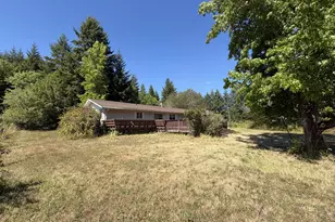 10082 Lone Pine Ln, Myrtle Point, OR 97458 - Photo 4