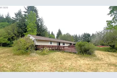 10082 Lone Pine Ln, Myrtle Point, OR 97458 - Photo 2