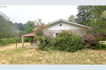 10082 Lone Pine Ln, Myrtle Point, OR 97458 - Photo 4