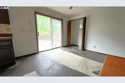10082 Lone Pine Ln, Myrtle Point, OR 97458 - Photo 14
