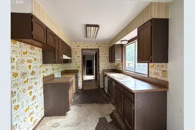 10082 Lone Pine Ln, Myrtle Point, OR 97458 - Photo 14