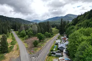 39688 Row River Rd, Dorena, OR 97434 - Photo 4