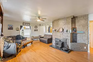 1993 Linnell Ave, Roseburg, OR 97471 - Photo 4