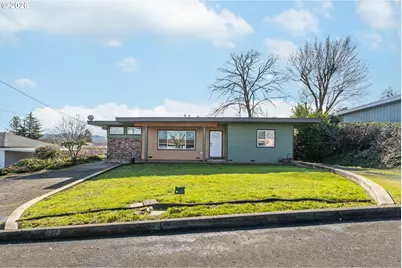 1993 Linnell Ave, Roseburg, OR 97471 - Photo 2