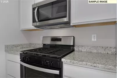1392 Owl Ave, Woodburn, OR 97071 - Photo 8