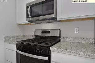 1392 Owl Ave, Woodburn, OR 97071 - Photo 8