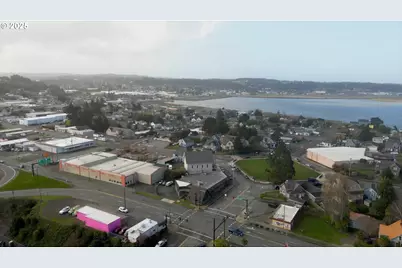 1524 Sheridan Ave, North Bend, OR 97459 - Photo 2