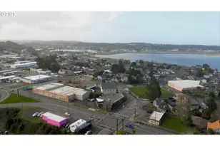 1524 Sheridan Ave, North Bend, OR 97459 - Photo 2