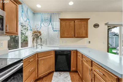 2578 Concord St, Woodburn, OR 97071 - Photo 10