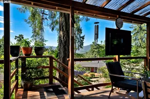 7025 Glacier Dr, Springfield, OR 97478 - Photo 6