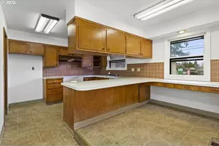 11272 NE Knott St, Portland, OR 97220 - Photo 12