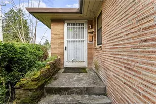 11272 NE Knott St, Portland, OR 97220 - Photo 32