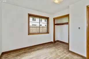 11272 NE Knott St, Portland, OR 97220 - Photo 18