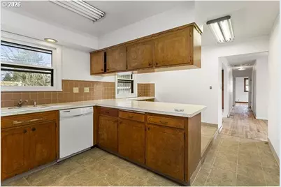 11272 NE Knott St, Portland, OR 97220 - Photo 16