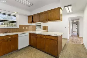 11272 NE Knott St, Portland, OR 97220 - Photo 16