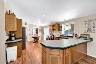 35235 Row River Rd, Cottage Grove, OR 97424 - Photo 16