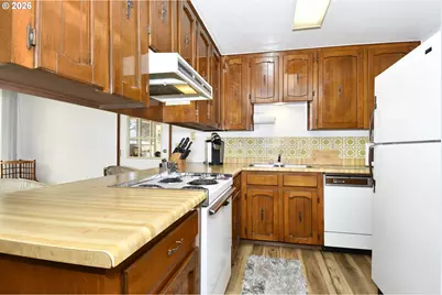 722 NE 197th Ave, Portland, OR 97230 - Photo 12