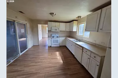 340 E 6th Ave, Riddle, OR 97469 - Photo 16