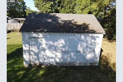 869 E St, Washougal, WA 98671 - Photo 12