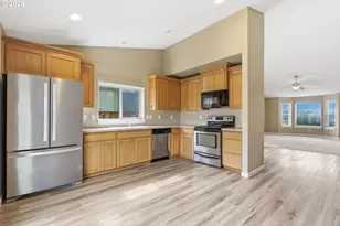 4933 Periwinkle Dr, Salem, OR 97317 - Photo 18