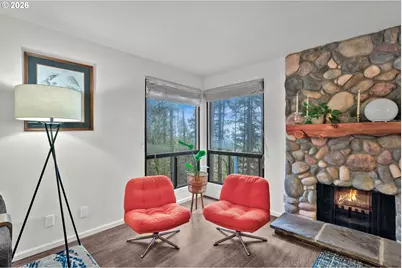 126 Treehill Loop, Eugene, OR 97405 - Photo 4