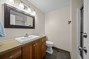 17333 SE Colina Vista Ave, Milwaukie, OR 97267 - Photo 16