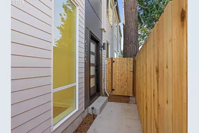 5305 SE Malden St #2, Portland, OR 97206 - Photo 2