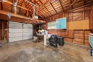 880 Hughes St, Eugene, OR 97402 - Photo 32