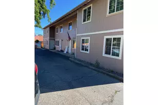1215 W Main St, Medford, OR 97501 - Photo 8