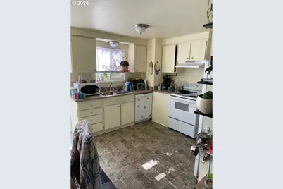 1215 W Main St #D, Medford, OR 97501 - Photo 6