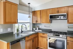 5110 NE Emerson Ct, Portland, OR 97218 - Photo 14