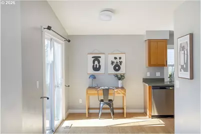 5110 NE Emerson Ct, Portland, OR 97218 - Photo 12