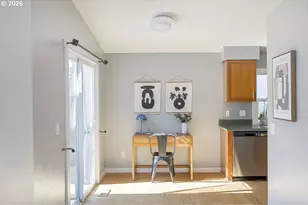 5110 NE Emerson Ct, Portland, OR 97218 - Photo 12