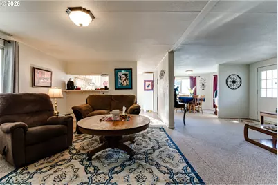 1400 Candlelight Dr, Eugene, OR 97402 - Photo 6