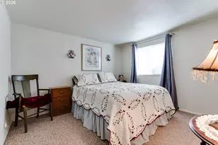 1400 Candlelight Dr, Eugene, OR 97402 - Photo 24