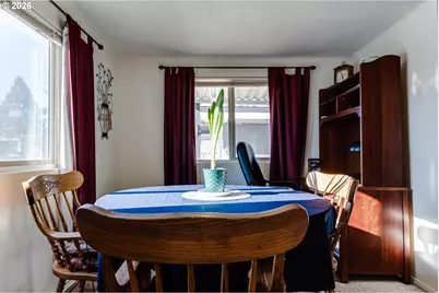 1400 Candlelight Dr, Eugene, OR 97402 - Photo 10