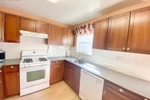 255 W Fairfield St, Gladstone, OR 97027 - Photo 8