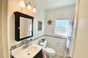 255 W Fairfield St, Gladstone, OR 97027 - Photo 10