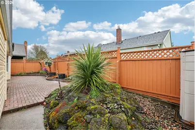 2261 NE 153rd Ave, Portland, OR 97230 - Photo 34